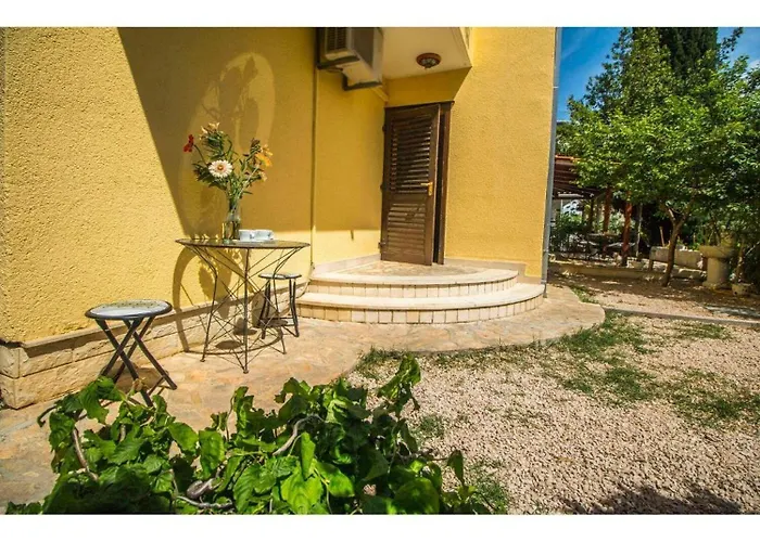 アパート Mana スプリト